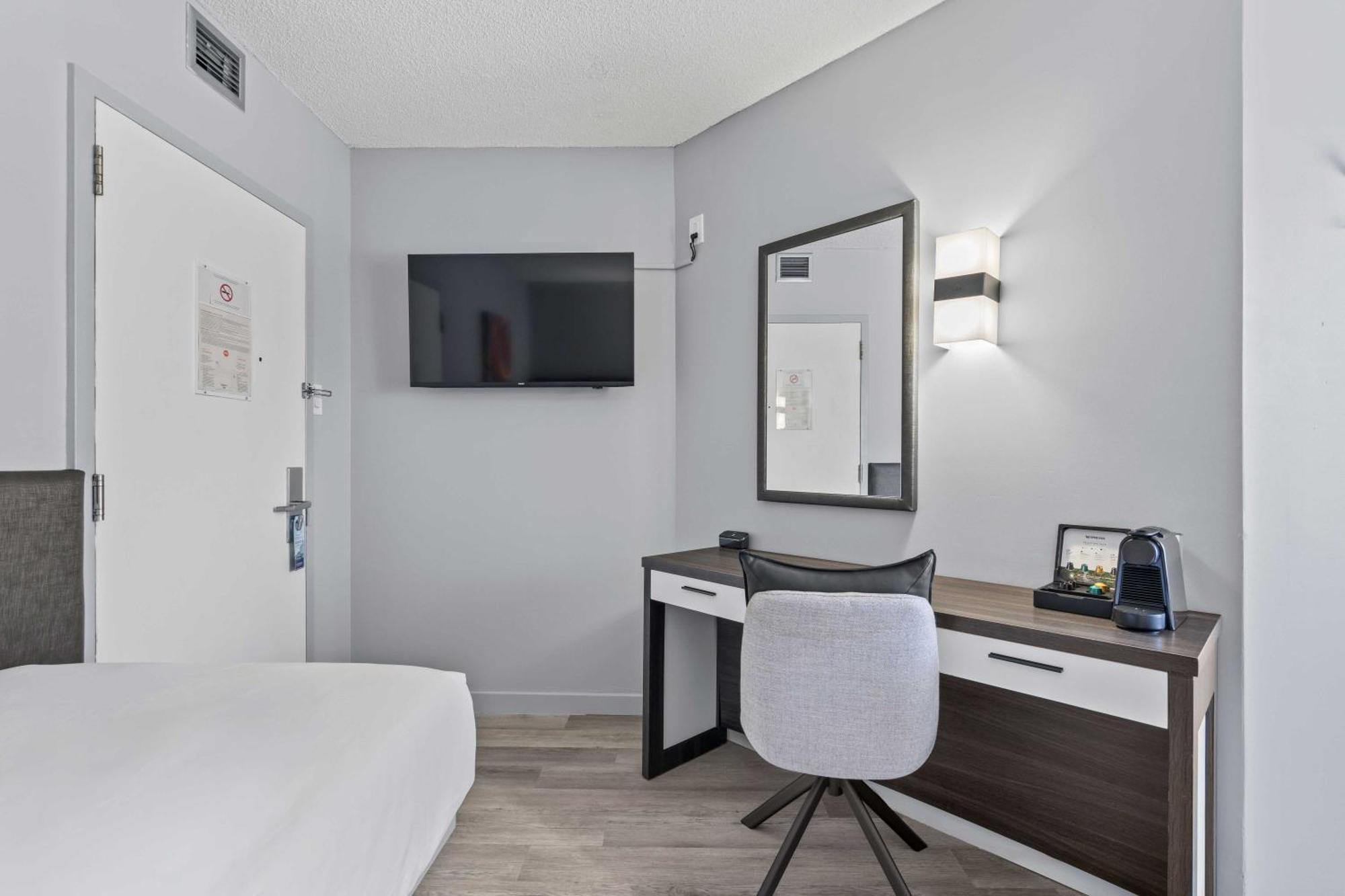 Travelodge By Wyndham Montreal Centre — Photos 2