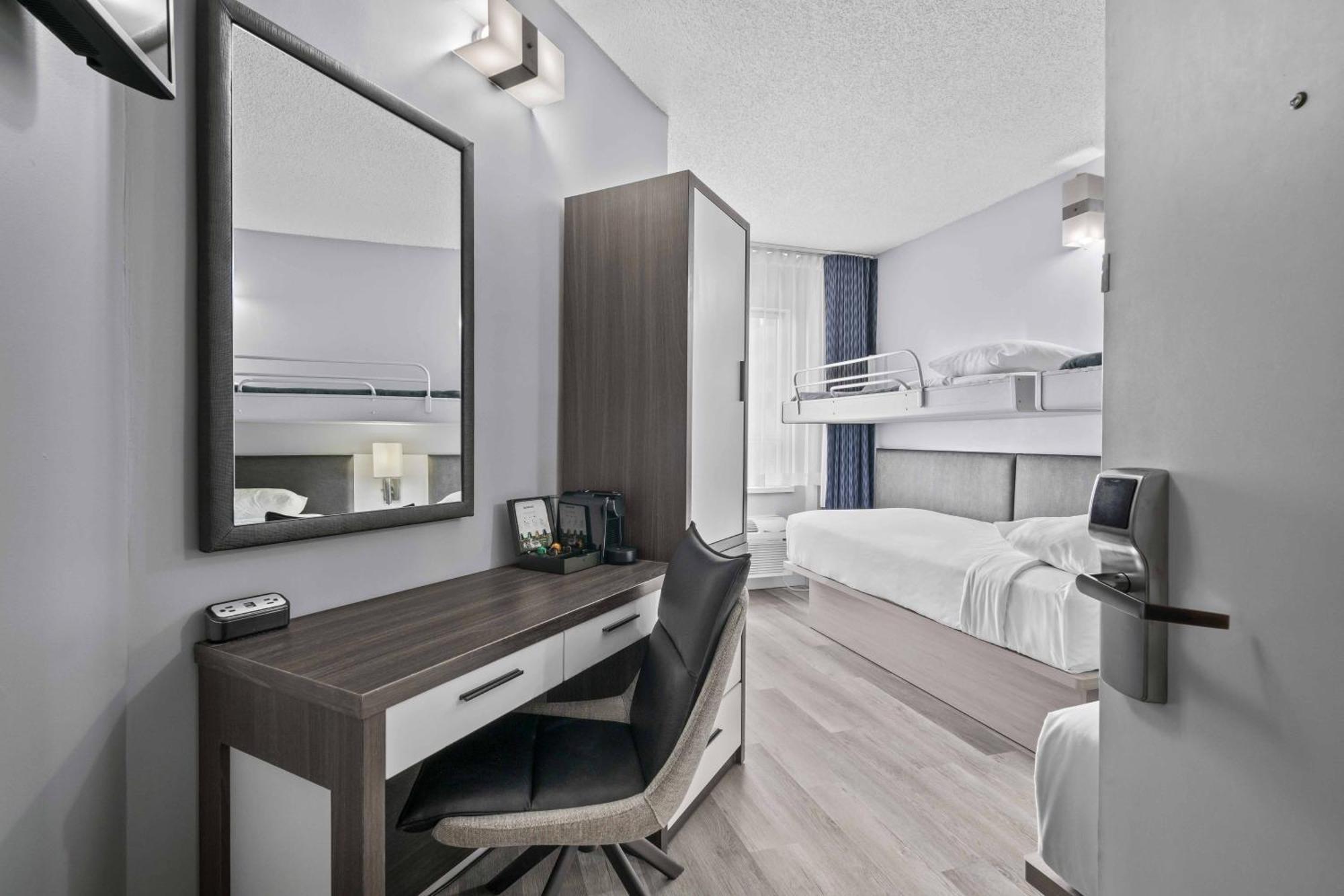 Travelodge By Wyndham Montreal Centre — Photos 3